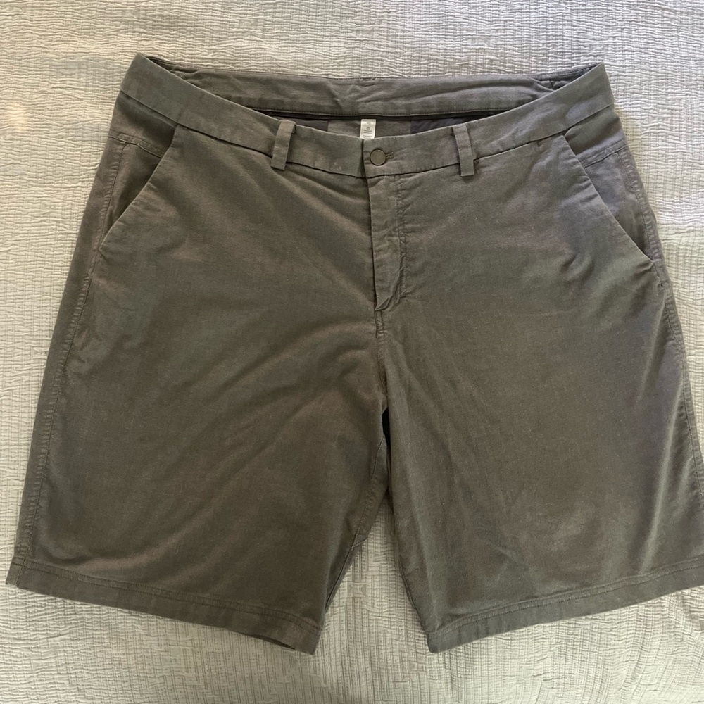 Lulu lemon Men's Gray Casual Shorts
